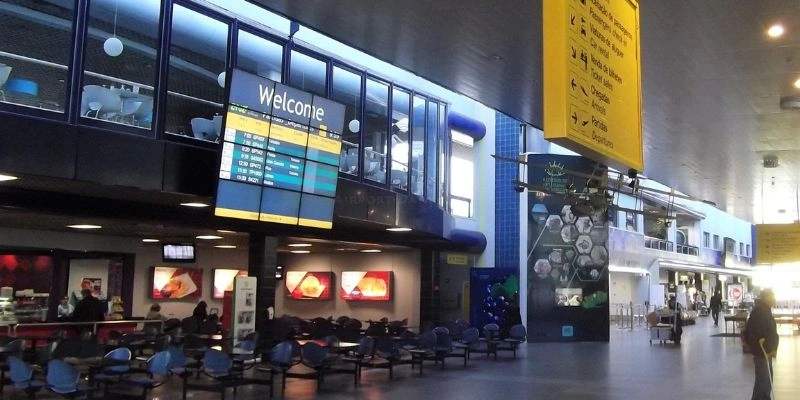 WestJet Airlines PDL Terminal – John Paul II Ponta Delgada Airport