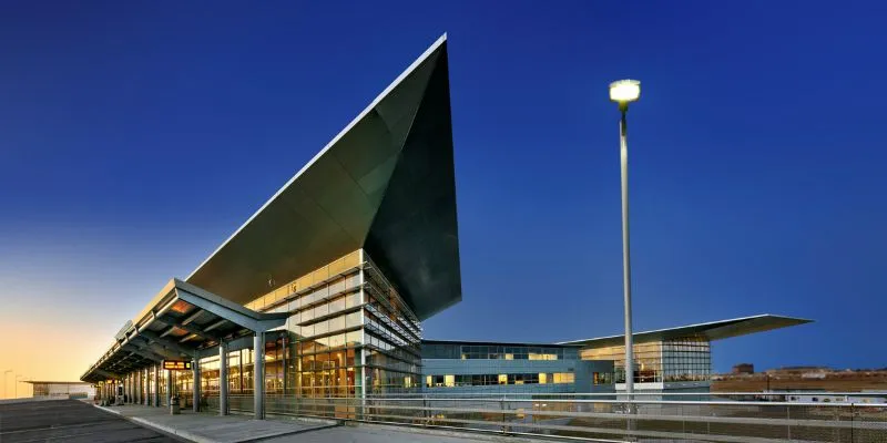 Delta Airlines YWG Terminal – Winnipeg Richardson International Airport