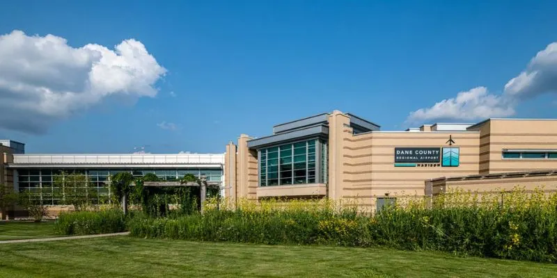Delta Airlines MQT Terminal – Dane County Regional Airport