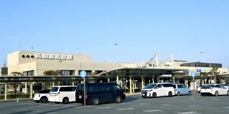 Japan Airlines KCZ Terminal – Kōchi Airport