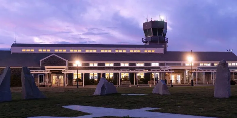 Delta Airlines MVY Terminal – Martha’s Vineyard Airport