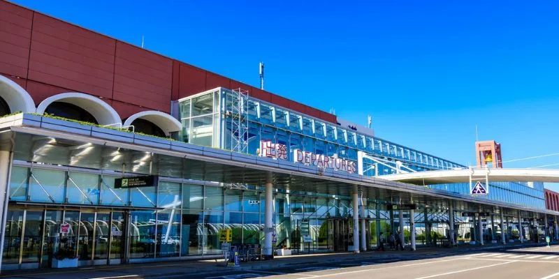 Japan Airlines NGS Terminal – Nagasaki Airport